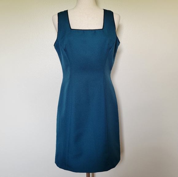 La Belle | 90s Vintage Green Sheath Dress - Picture 1 of 9